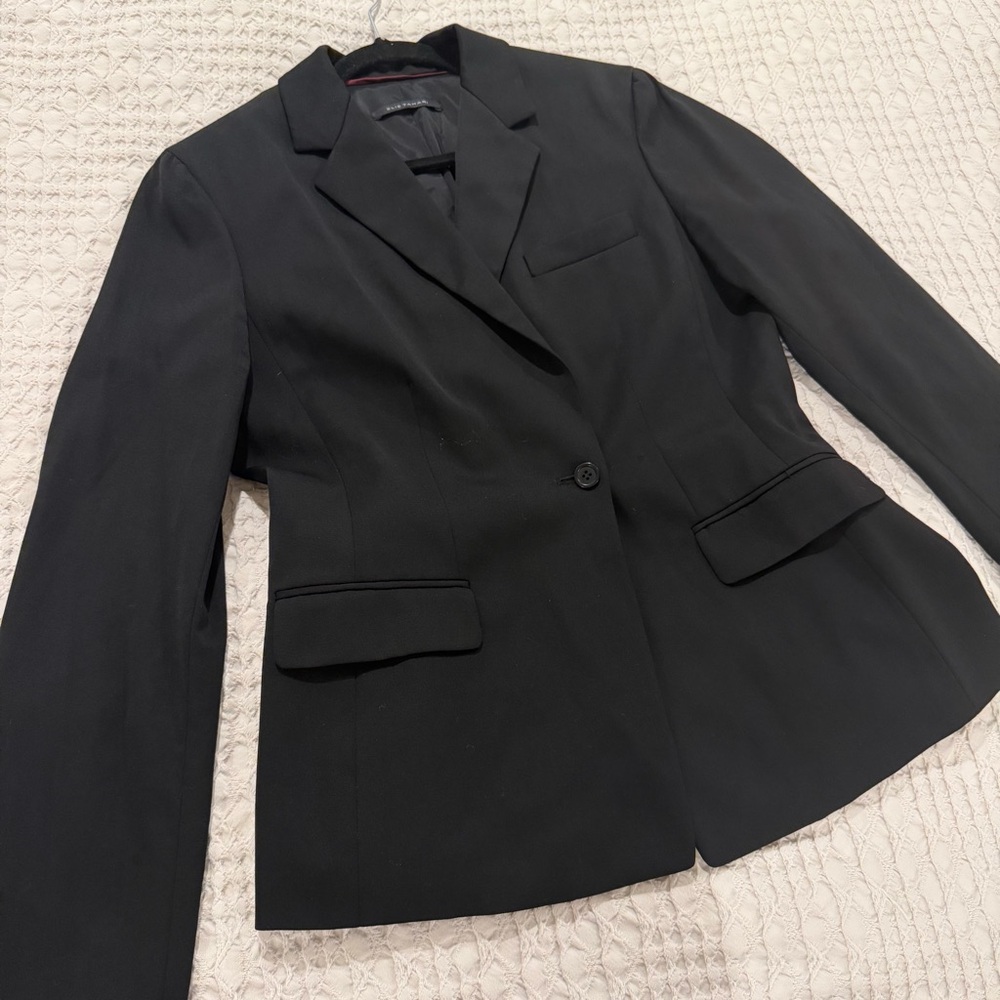 Elie Tahari Classic Black Blazer